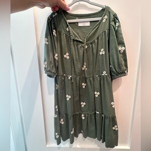 Old Navy- girls fall dress, worn for family pictures, great color!